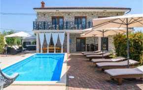 Cozy Home In Marcana With Jacuzzi